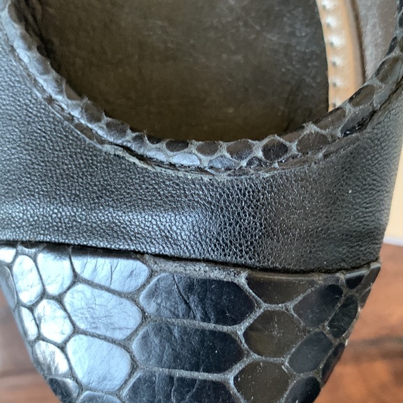 BANANA REPUBLIC Leather Snakeskin Detail Flats - Picture 11 of 16